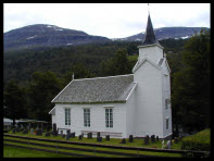 Bildet viser Øverdalen kirke